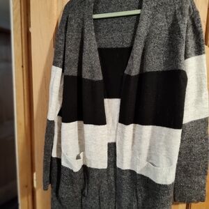 Elegant Women's Colorblock Cardigan - Black, Gray, and White